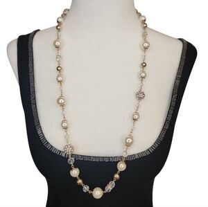 NWT ViVl Women's Vintage  Baroque Goldtone Genuine Crystal Pearl Necklace
